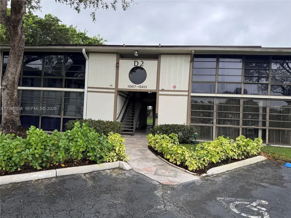 $2,000 | 10419 East Clairmont Circle, Unit 205, Tamarac, FL 33321