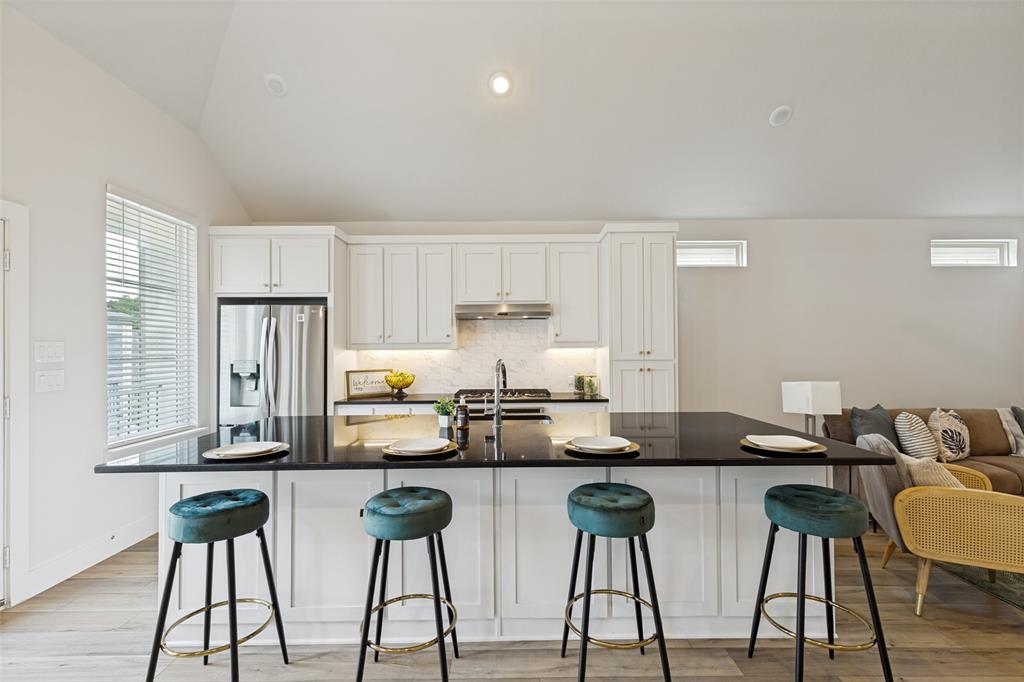 8117 Radnor Road Dallas, TX 75231 - Photo 12 of 29