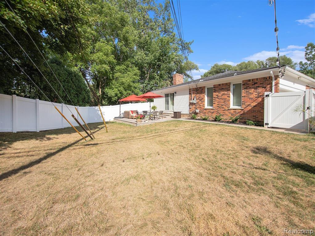 240 Maplehill Road Rochester Hills, MI 48306 - Photo 30 of 35