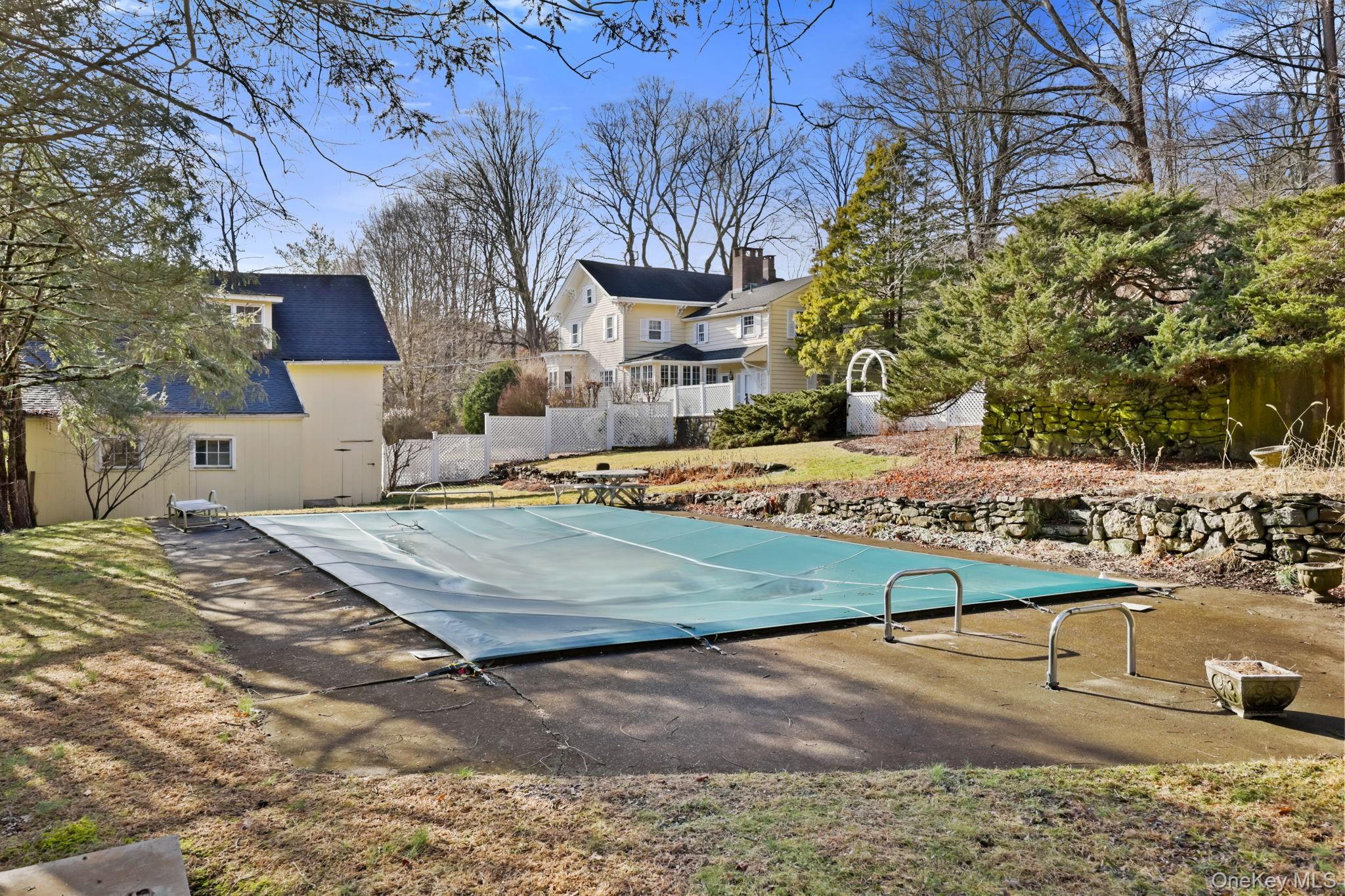 335 Roaring Brook Road Chappaqua, NY 10514 - Photo 14 of 49