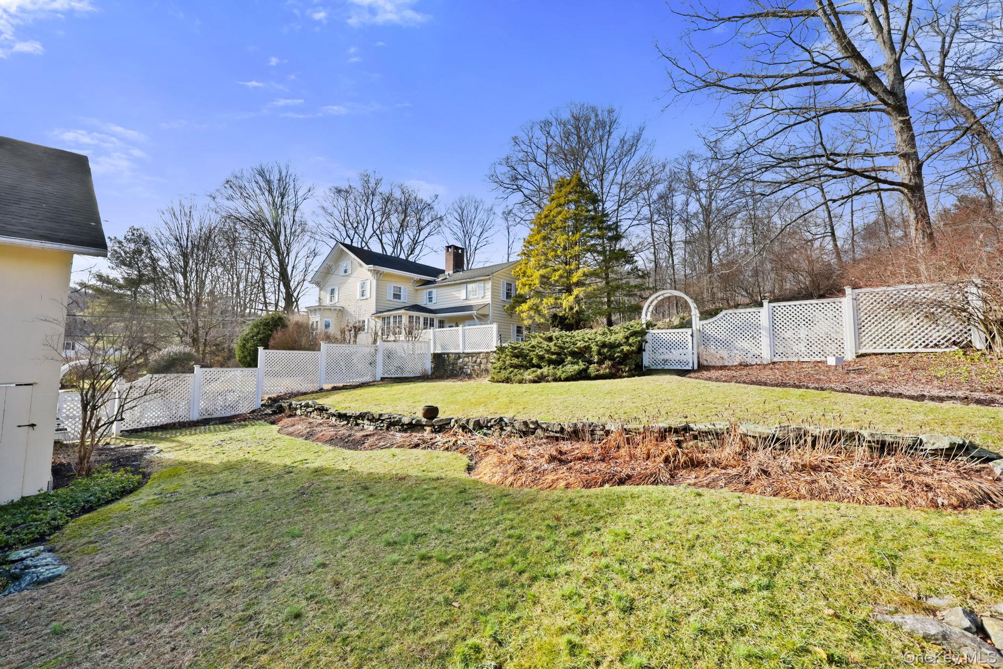 335 Roaring Brook Road Chappaqua, NY 10514 - Photo 16 of 49