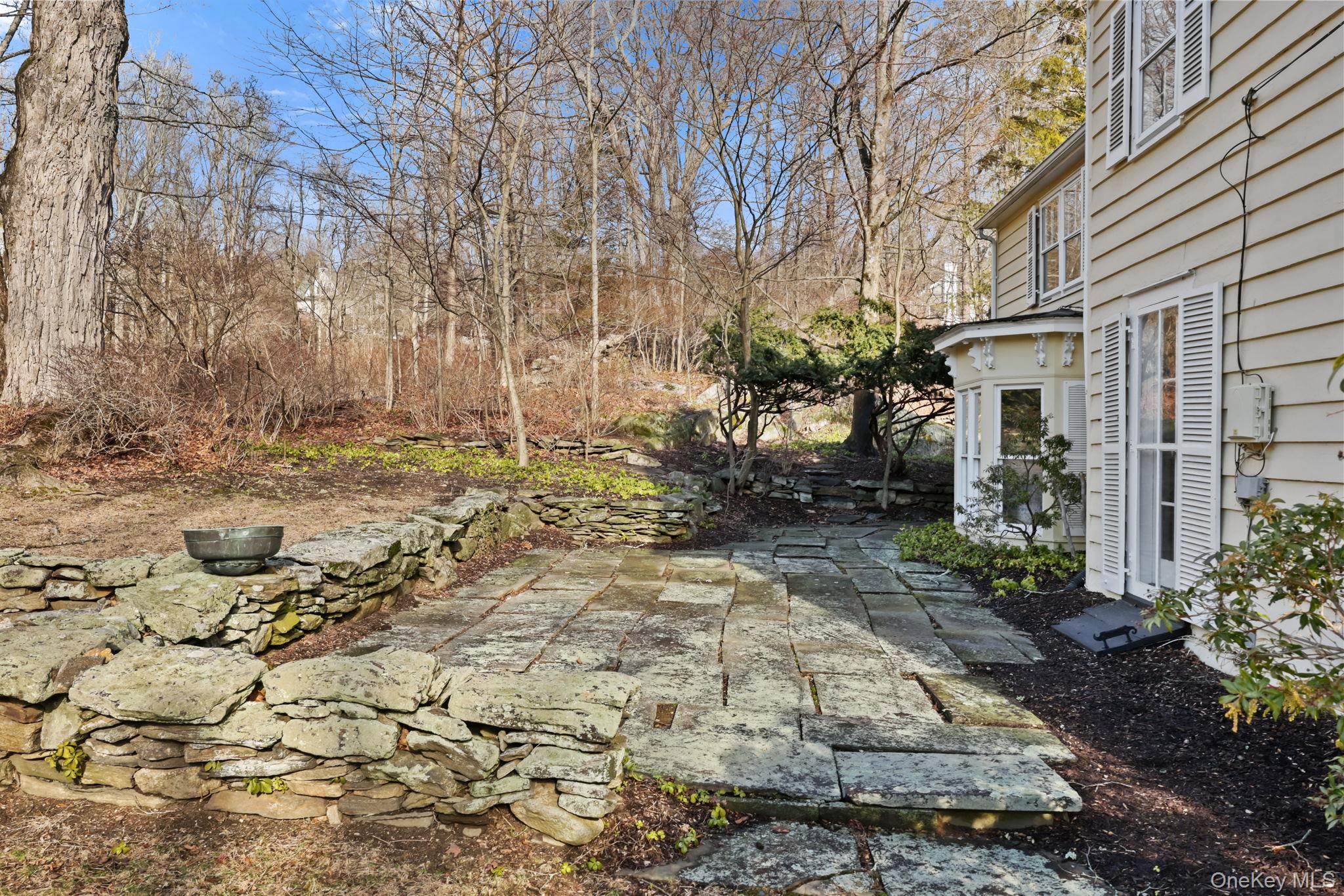 335 Roaring Brook Road Chappaqua, NY 10514 - Photo 4 of 49