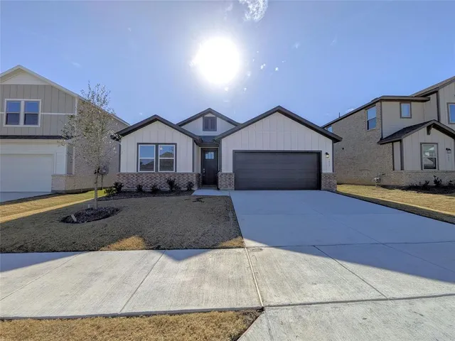 $2,400 | 1457 Ranchero Rodeo Road, Fort Worth, TX 76052