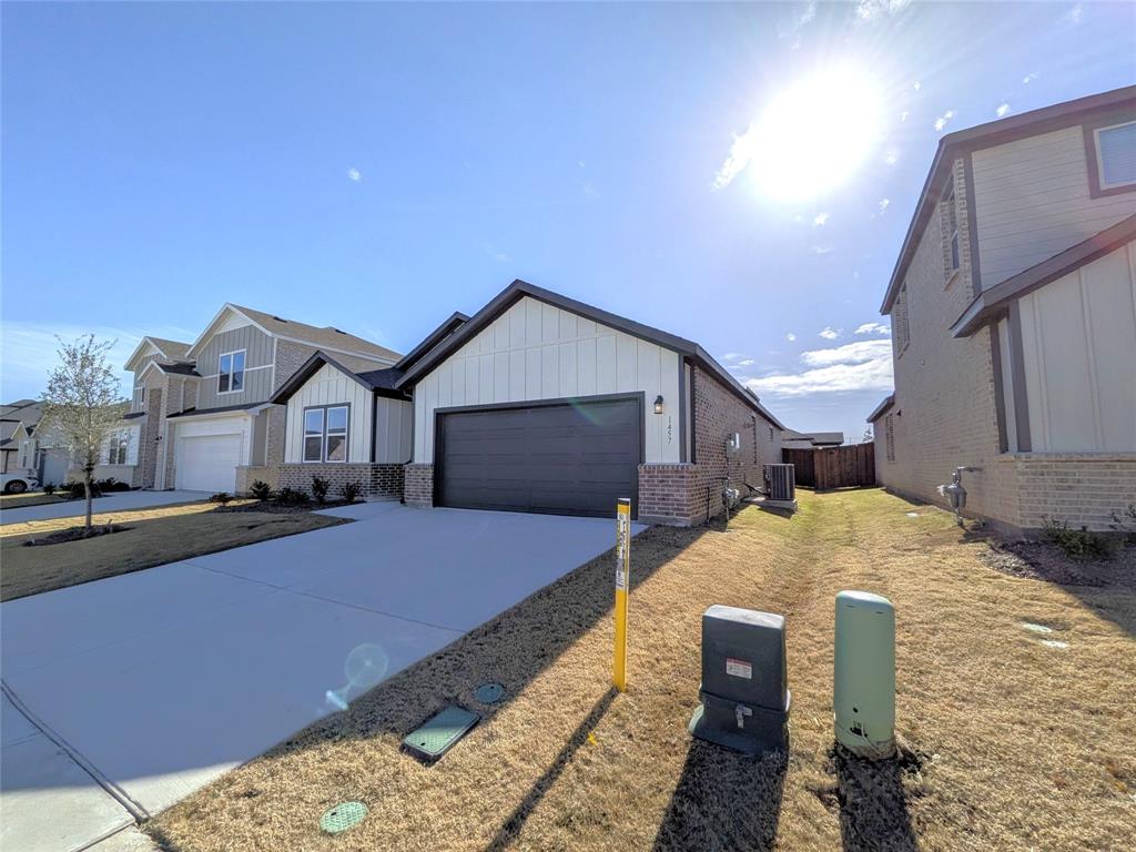 1457 Ranchero Rodeo Road Fort Worth, TX 76052 - Photo 3 of 40