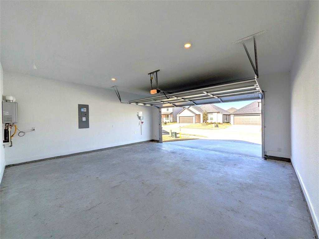 1457 Ranchero Rodeo Road Fort Worth, TX 76052 - Photo 32 of 40