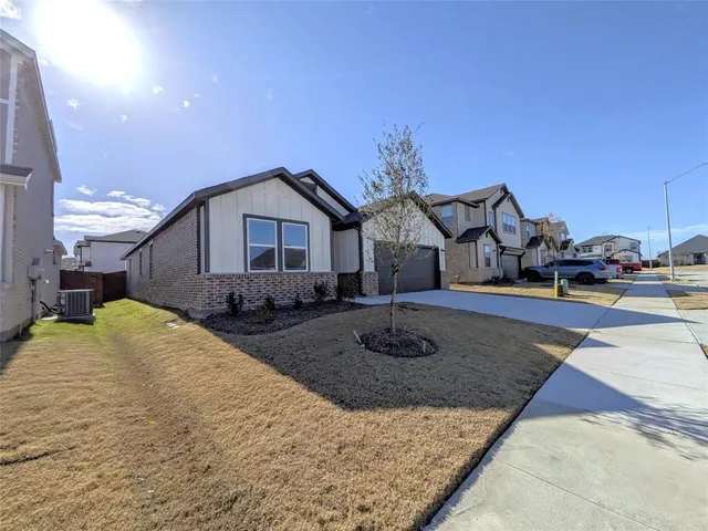 $2,400 | 1457 Ranchero Rodeo Road, Fort Worth, TX 76052