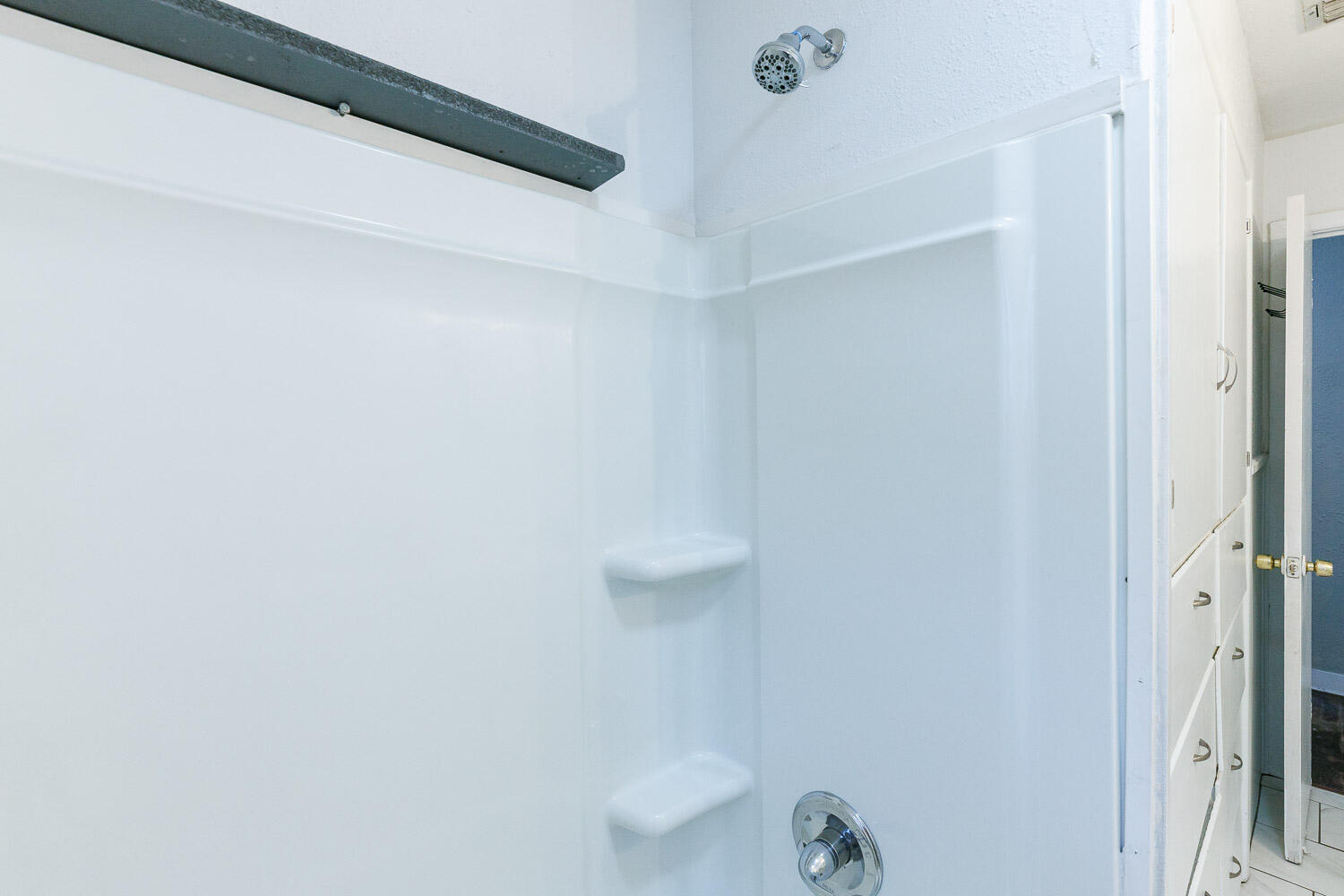 2116 36th Street Lubbock, TX 79412 - Photo 23 of 34 Hall Bath