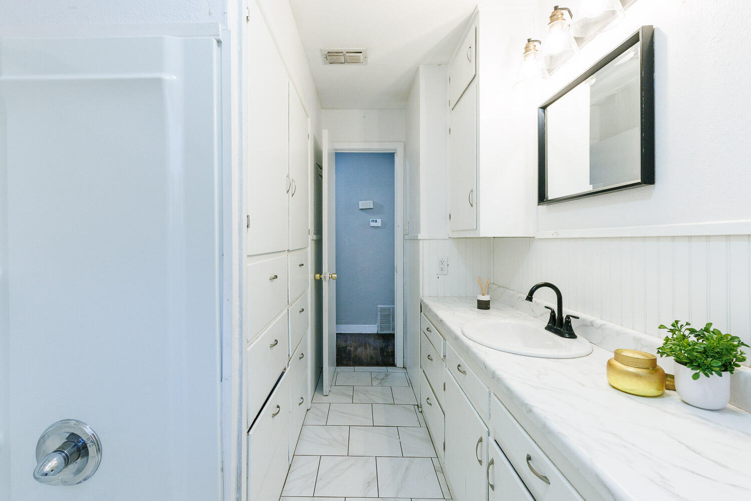 2116 36th Street Lubbock, TX 79412 - Photo 24 of 34 Hall Bath