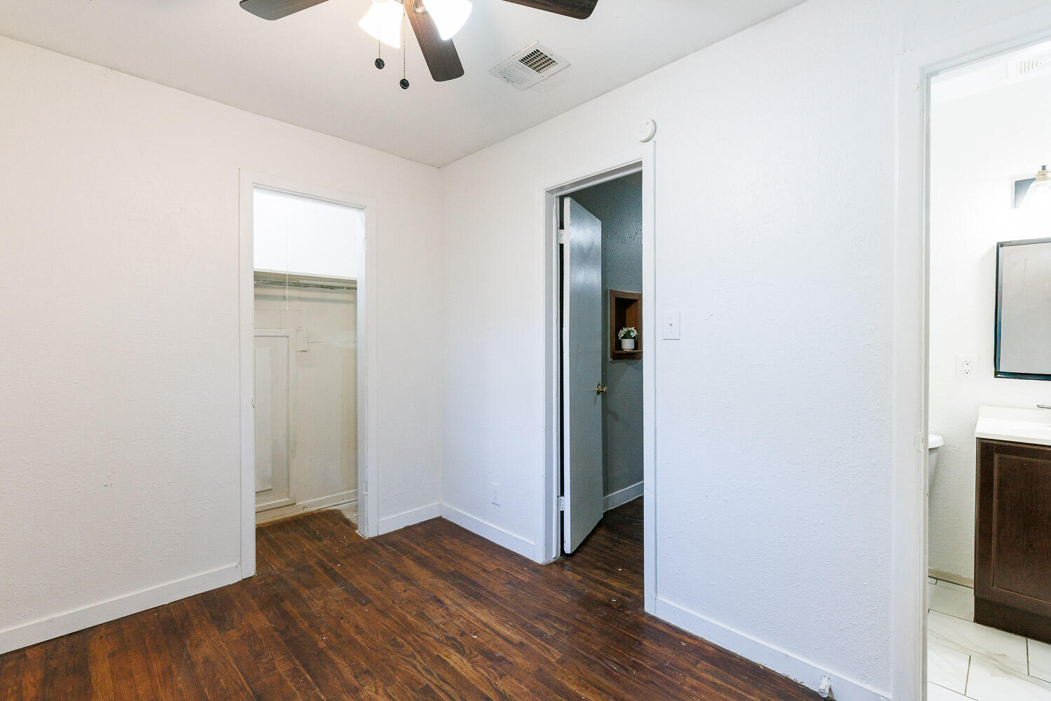 2116 36th Street Lubbock, TX 79412 - Photo 29 of 34 Bedroom Three