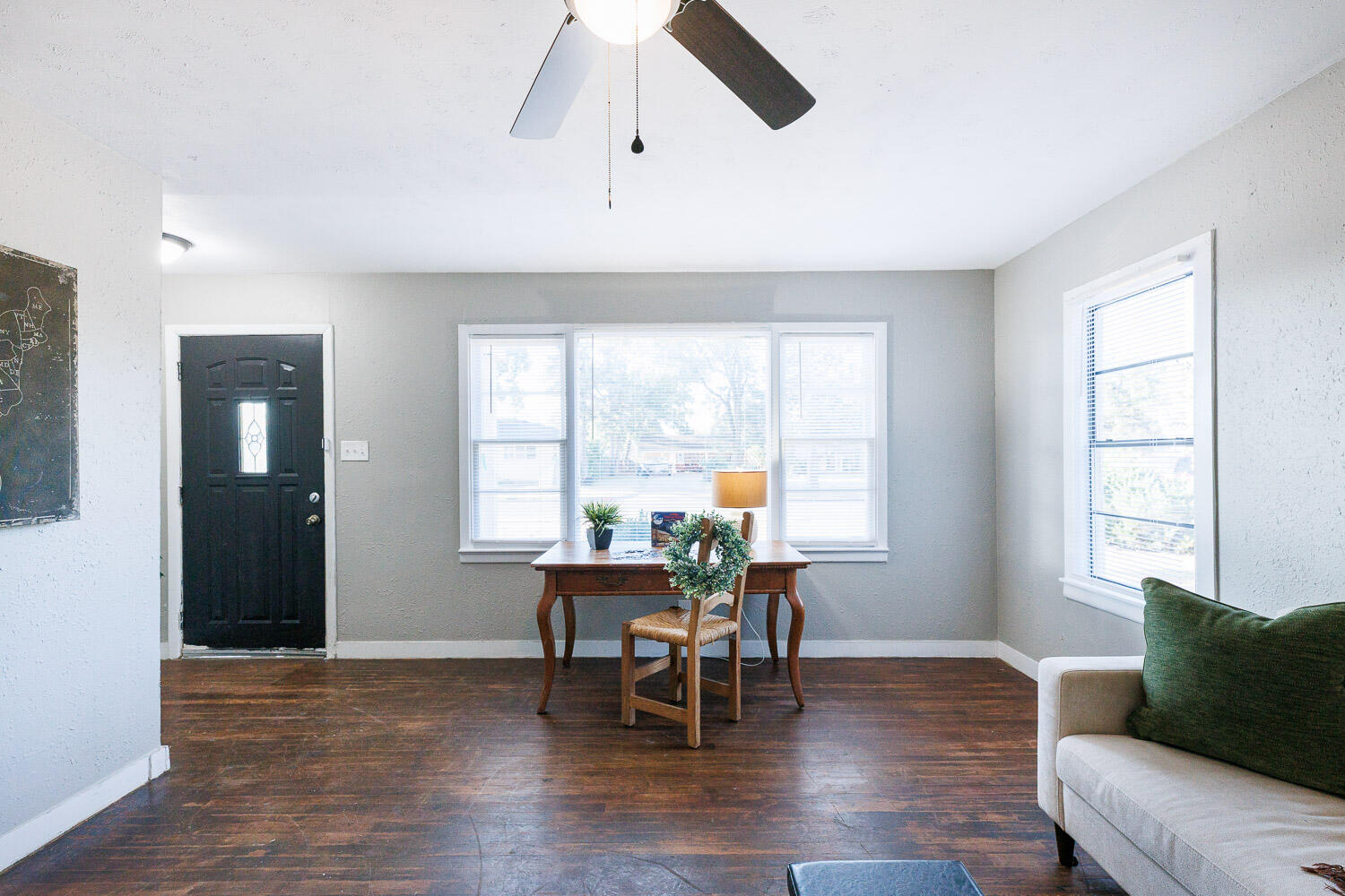 2116 36th Street Lubbock, TX 79412 - Photo 5 of 34 Living Area