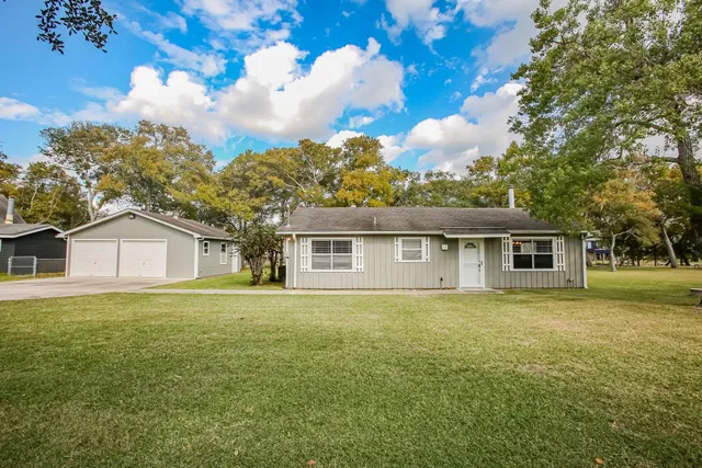 $398,862 | 141 Private Road 652, Sargent, TX 77414