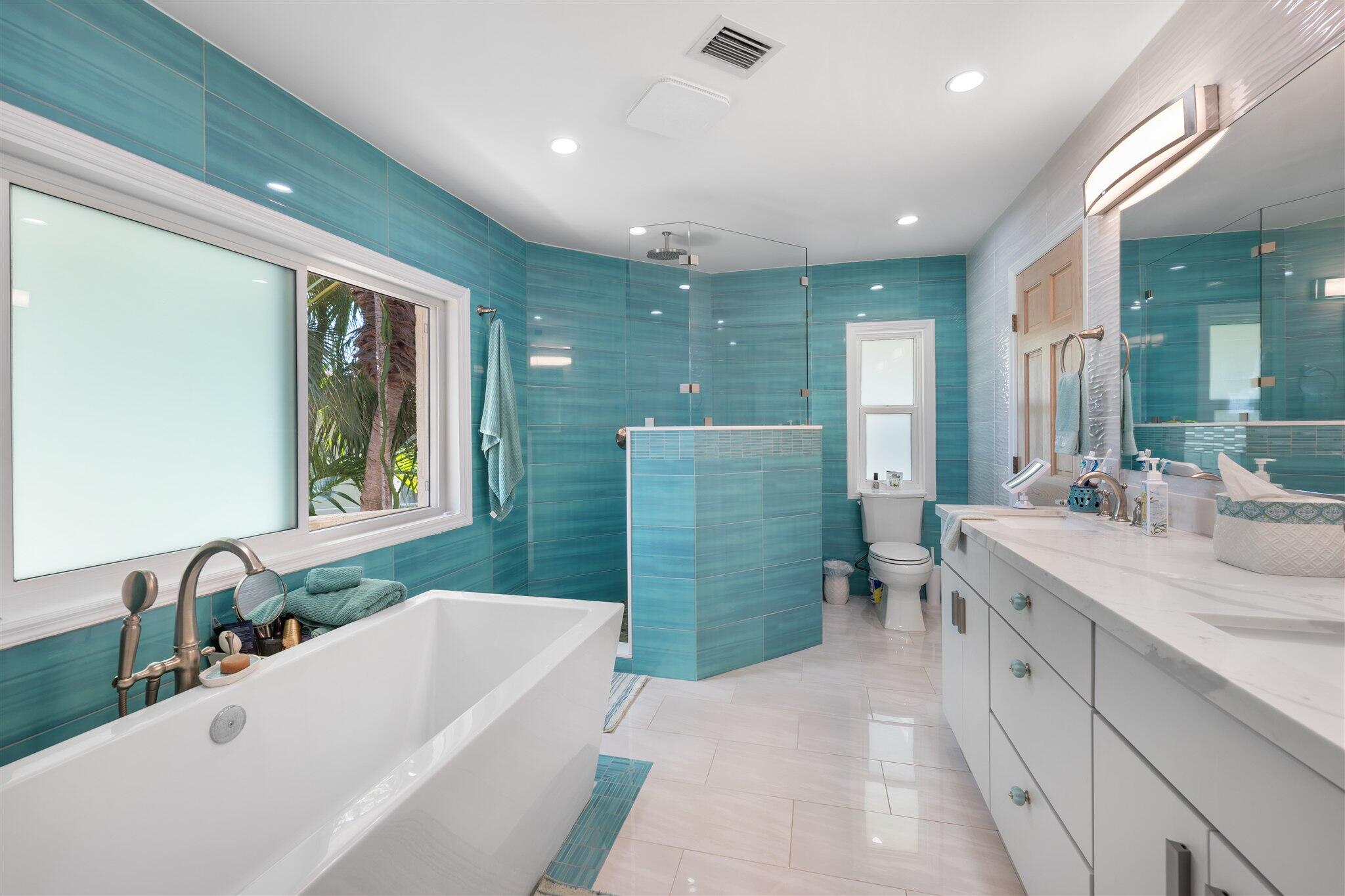431 12th Street Key Colony Beach, FL 33051 - Photo 19 of 31 Primary Bathroom