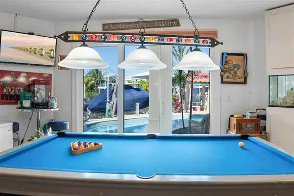 $3,900,000 | 431 12th Street, Key Colony Beach, FL 33051