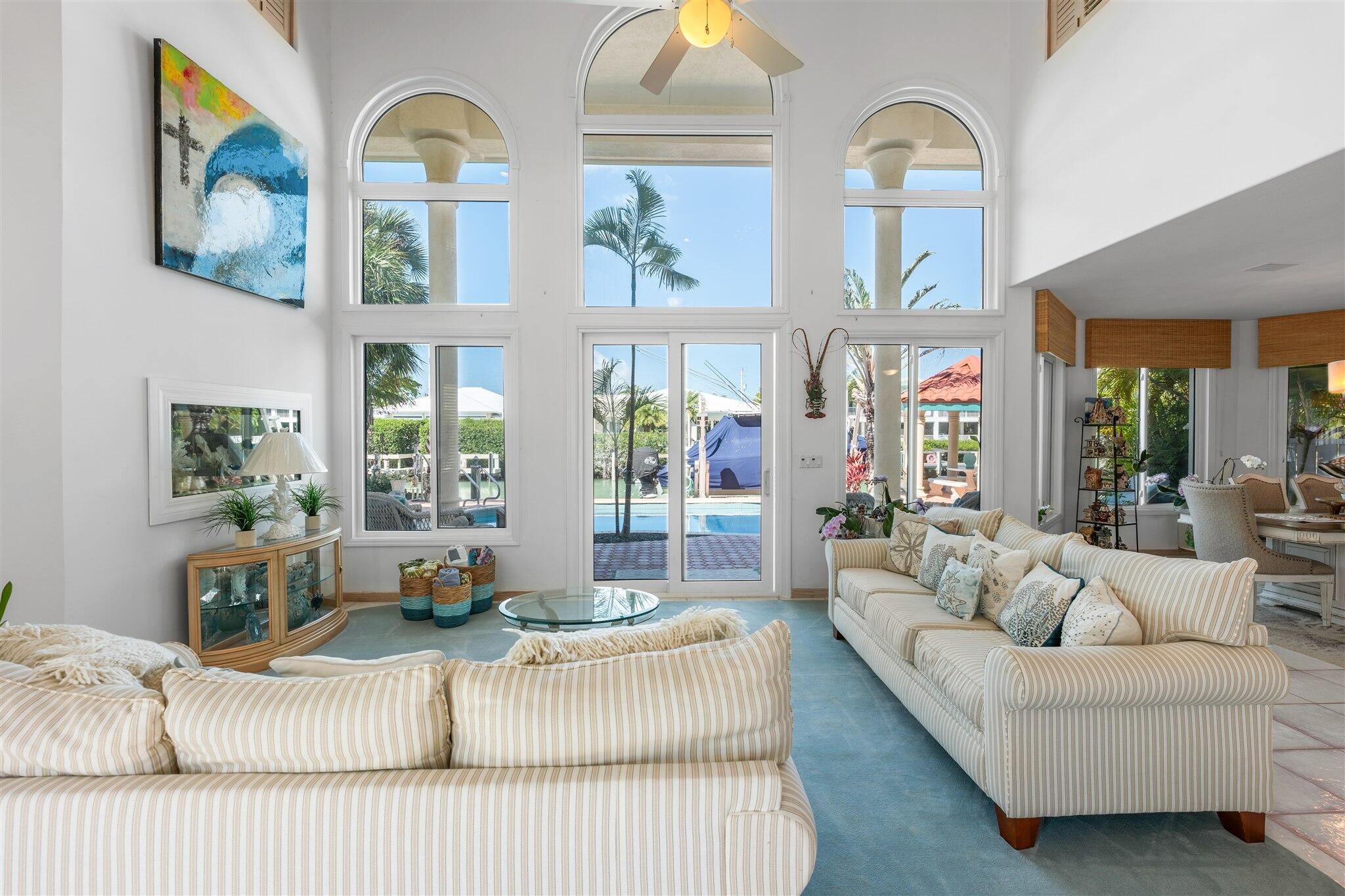 431 12th Street Key Colony Beach, FL 33051 - Photo 9 of 31 Foyer Living Room View