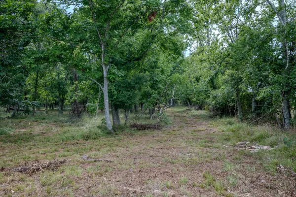 $305,000 | 2 Charlie Meyer Road, Damon, TX 77430