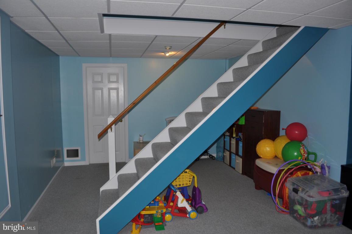 131 Chelsea Loop Lancaster, PA 17602 - Photo 35 of 40 Gallery Image 35