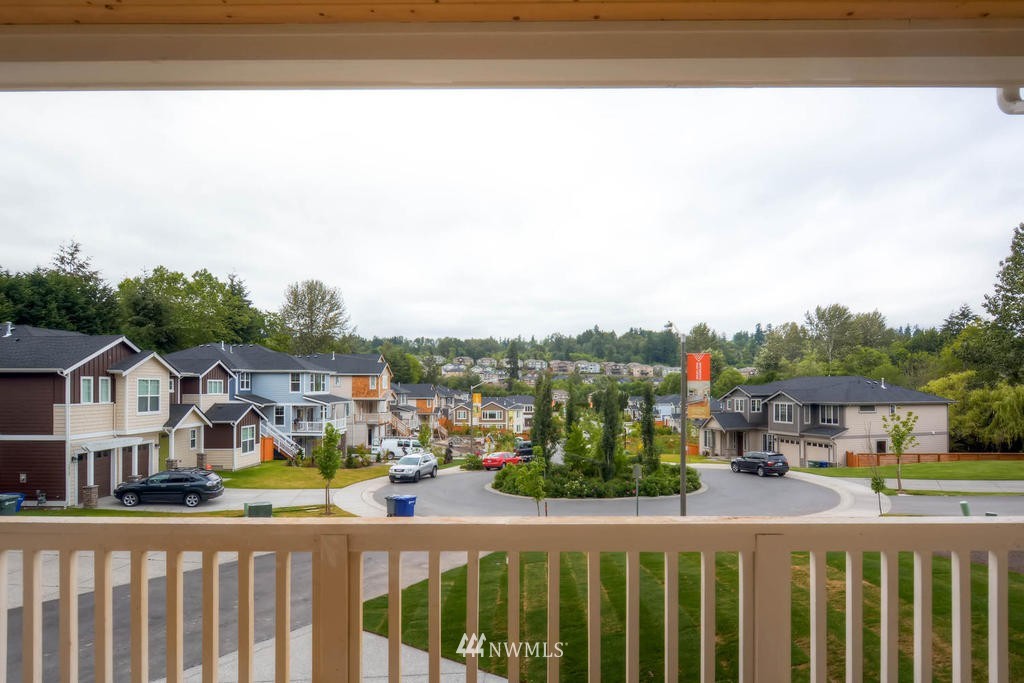 10137 Northeast 147th Street Bothell, WA 98011 - Photo 2 of 25 Gallery Image 2