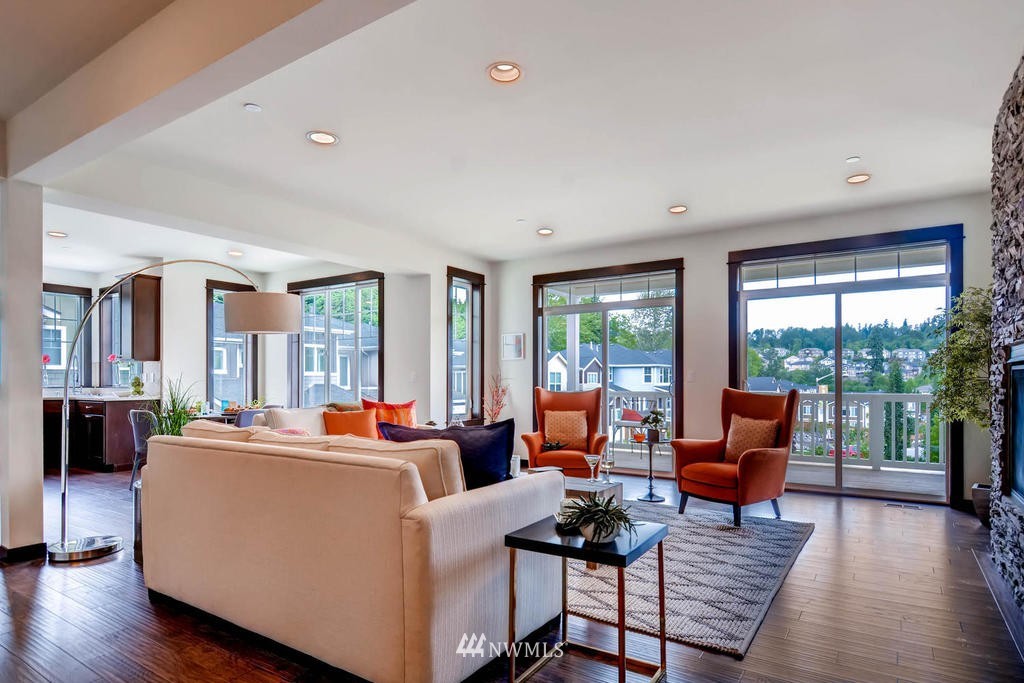 10137 Northeast 147th Street Bothell, WA 98011 - Photo 4 of 25 Gallery Image 4