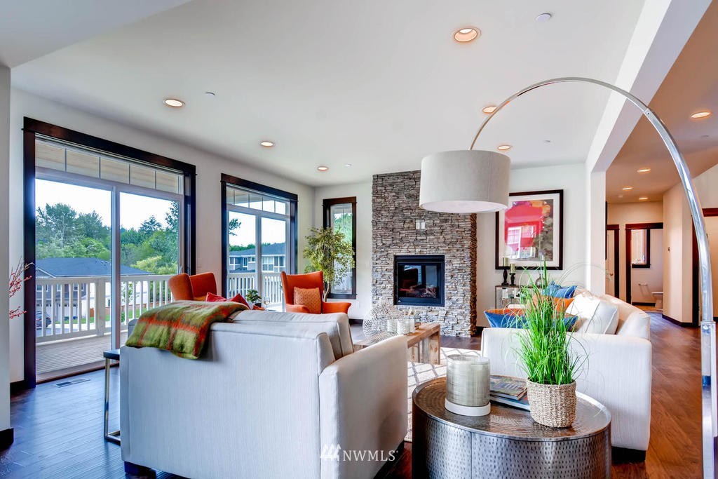 10137 Northeast 147th Street Bothell, WA 98011 - Photo 5 of 25 Gallery Image 5