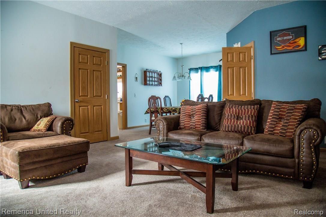 48300 Wear Road Belleville, MI 48111 - Photo 5 of 25 IMG_4435.jpg