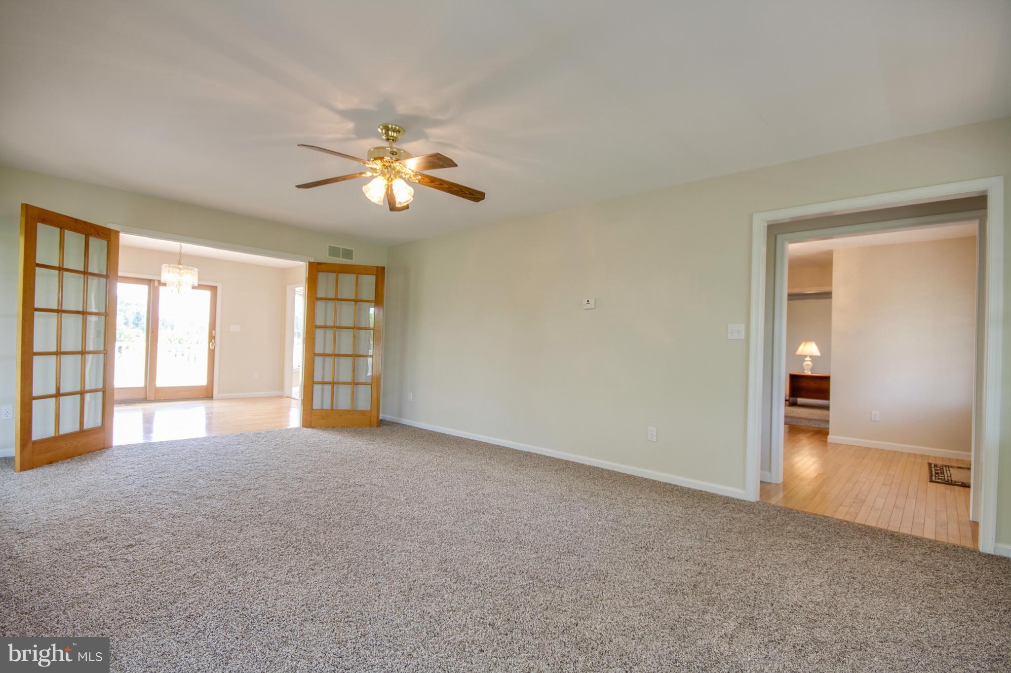 5758 Little Road Lothian, MD 20711 - Photo 4 of 30 Living Room