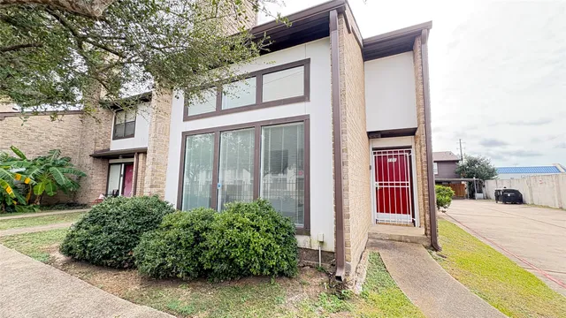 $15,000 | 6633 West Airport Boulevard, Unit 101, Houston, TX 77035
