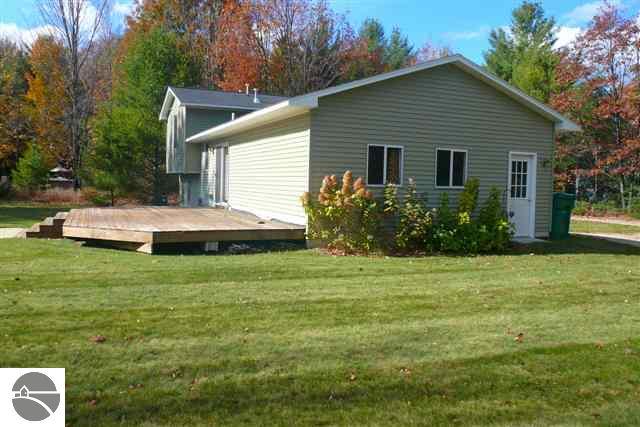 5217 Vinton Road Williamsburg, MI 49690 - Photo 4 of 15 1721388-3.JPG
