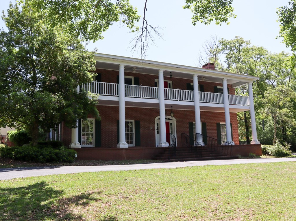 1602 Deerpath Road Dothan, AL 36303 - Photo 2 of 47