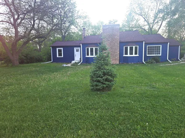 $400,000 | 1705 South Calhoun Road, New Berlin, WI 53146