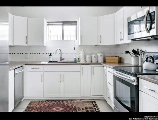 $2,500 | 451 Oak Street, San Antonio, TX 78215