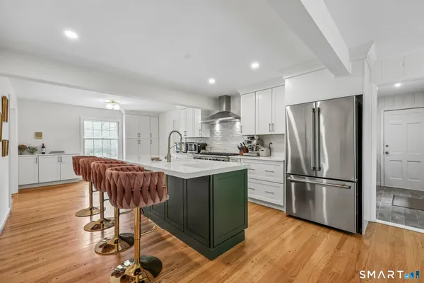 $995,000 | 206 Peddlers Road, Guilford, CT 06437
