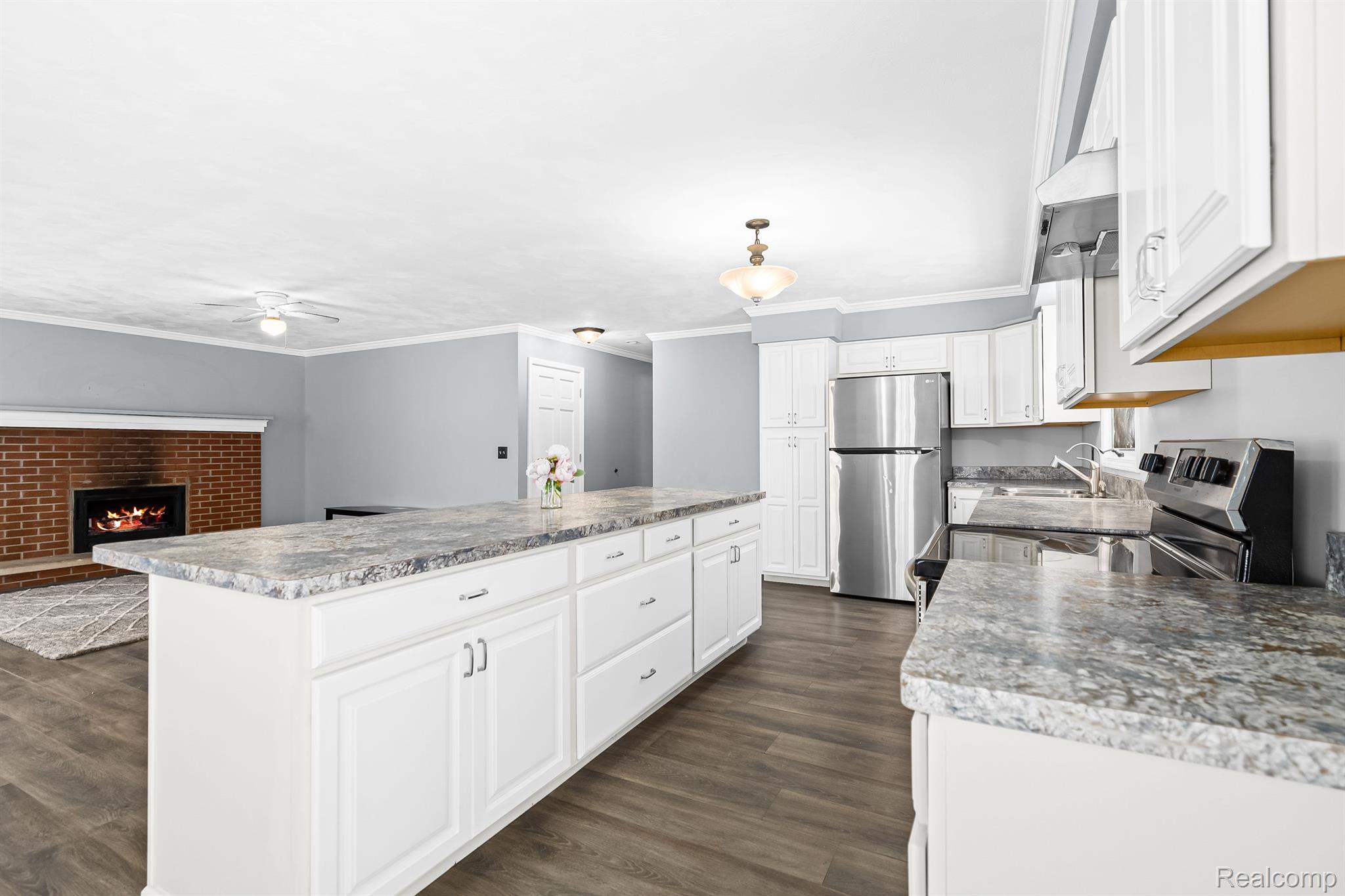 4025 East Howell Road Webberville, MI 48892 - Photo 10 of 37 4025 E Howell Rd - Kitchen