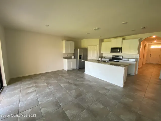 $2,095 | 510 Old Country Rd S East, Palm Bay, FL 32909