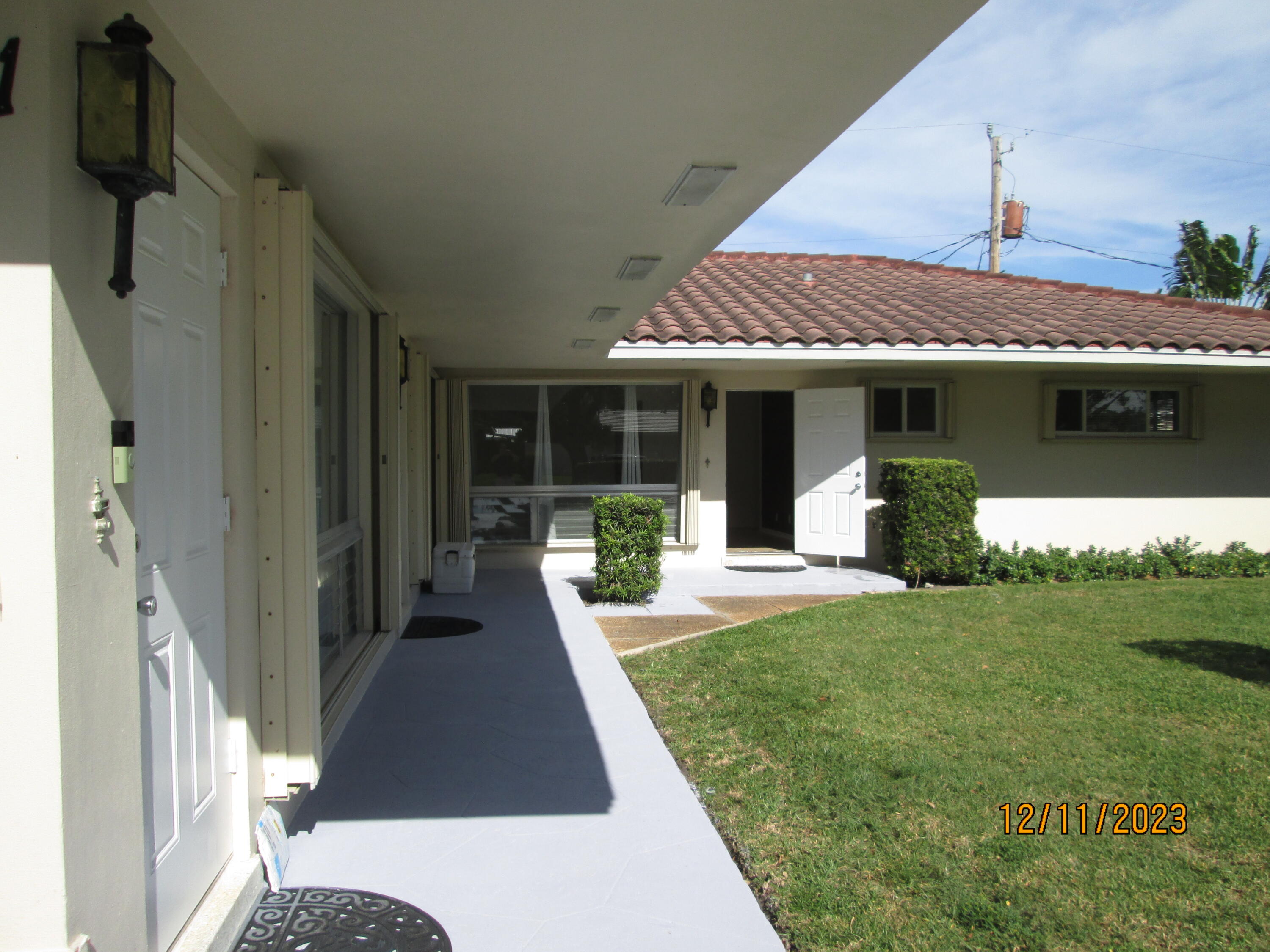 1911 Northeast 27th Court, Unit 13 Lighthouse Point, FL 33064 - Photo 14 of 61 032