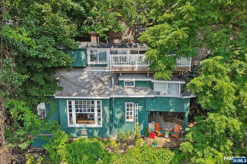 6 Old Wood Road Edgewater, NJ 07020 - Photo 1 of 29