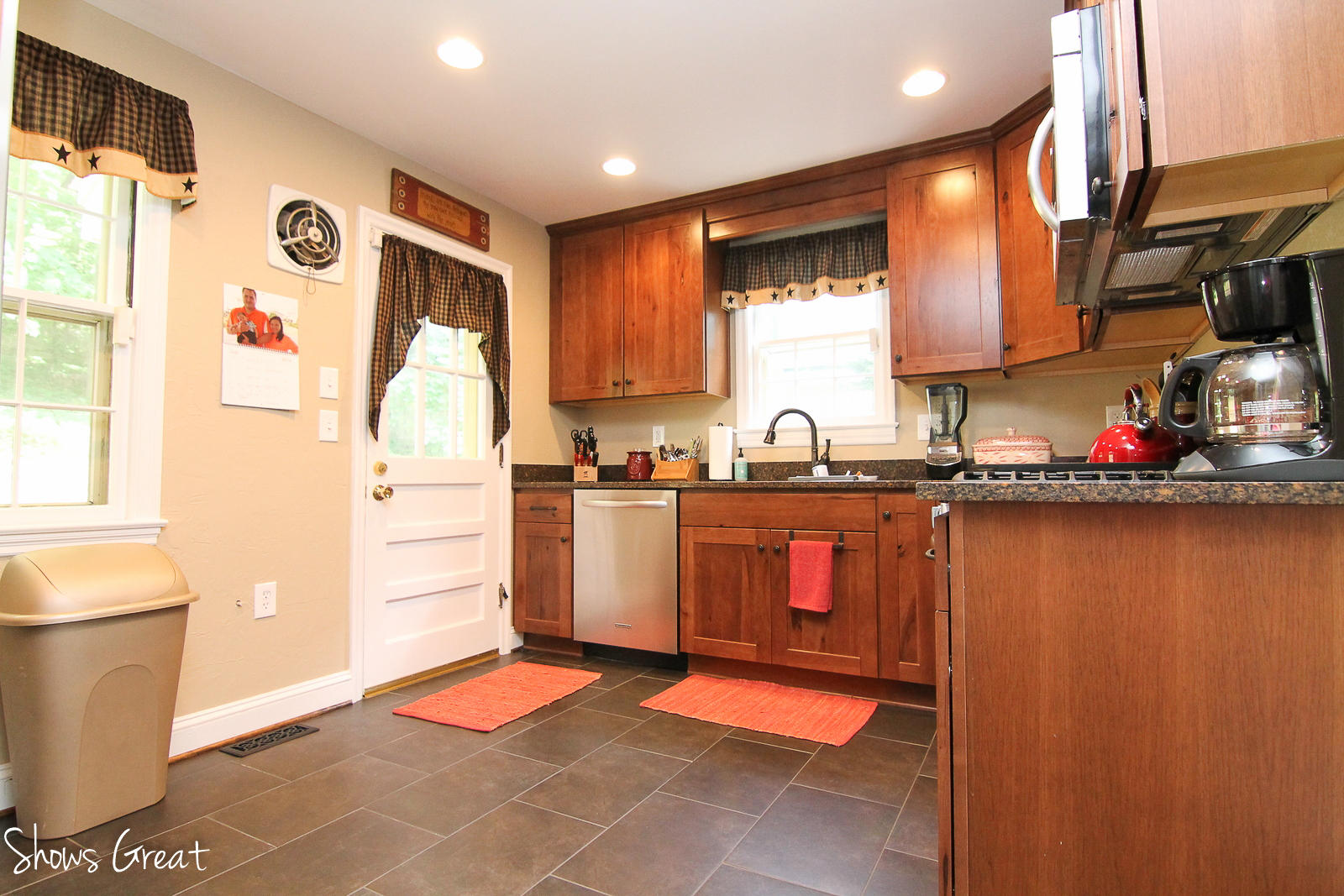 2626 Nottingham Road Southeast Roanoke, VA 24014 - Photo 3 of 33 Kitchen