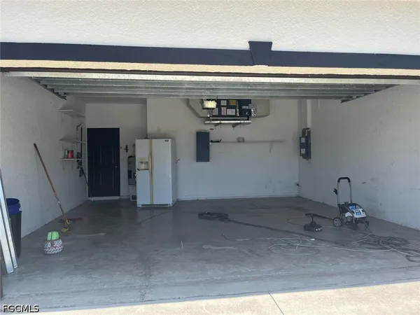 $2,000 | 17 Northeast 11th Lane, Cape Coral, FL 33909