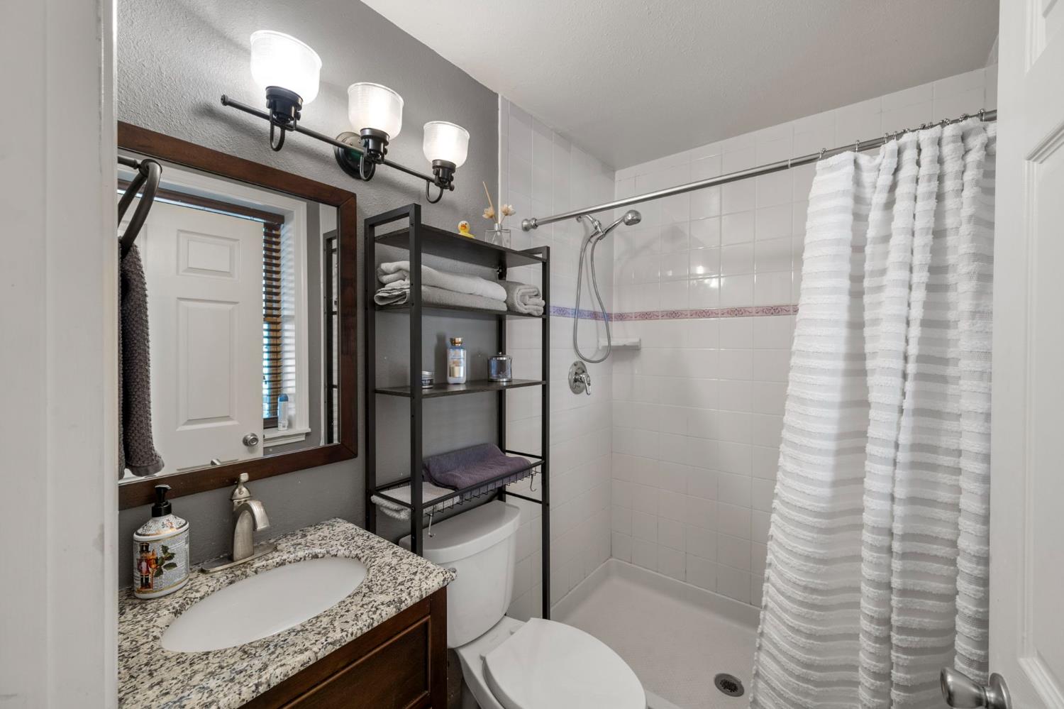 1641 Meadowview Road Arnold, CA 95223 - Photo 37 of 71 Downstairs bathroom