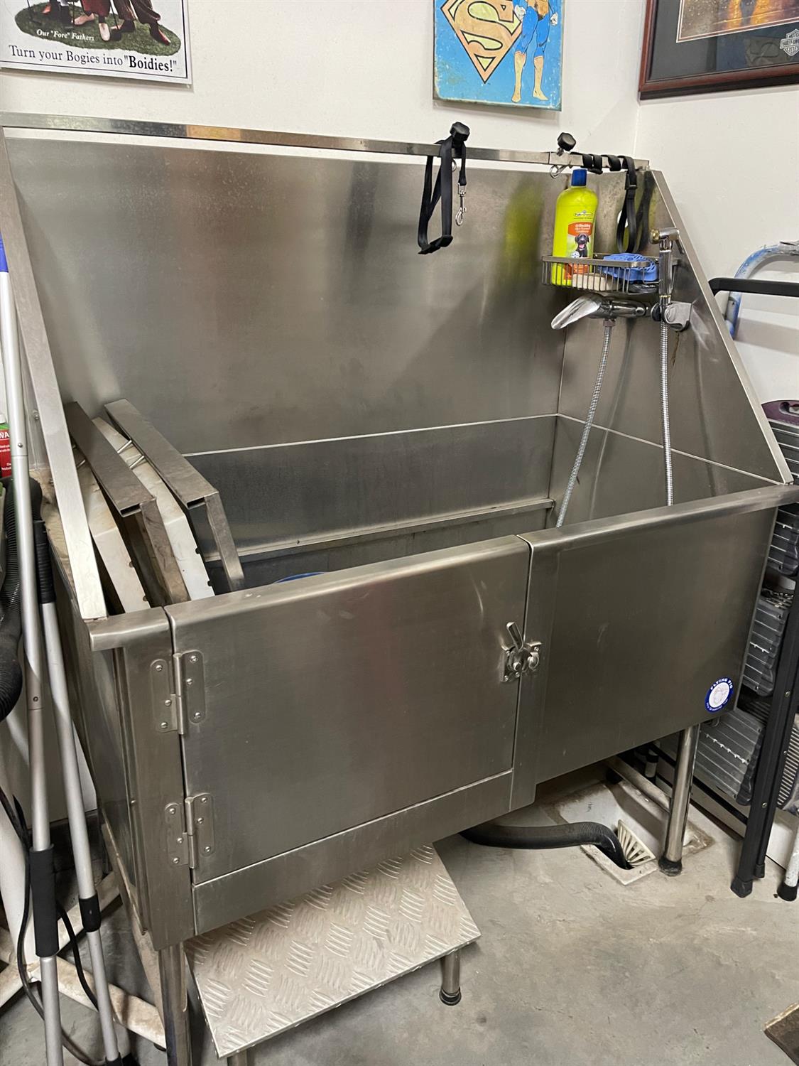 1641 Meadowview Road Arnold, CA 95223 - Photo 49 of 71 Professional dog wash station