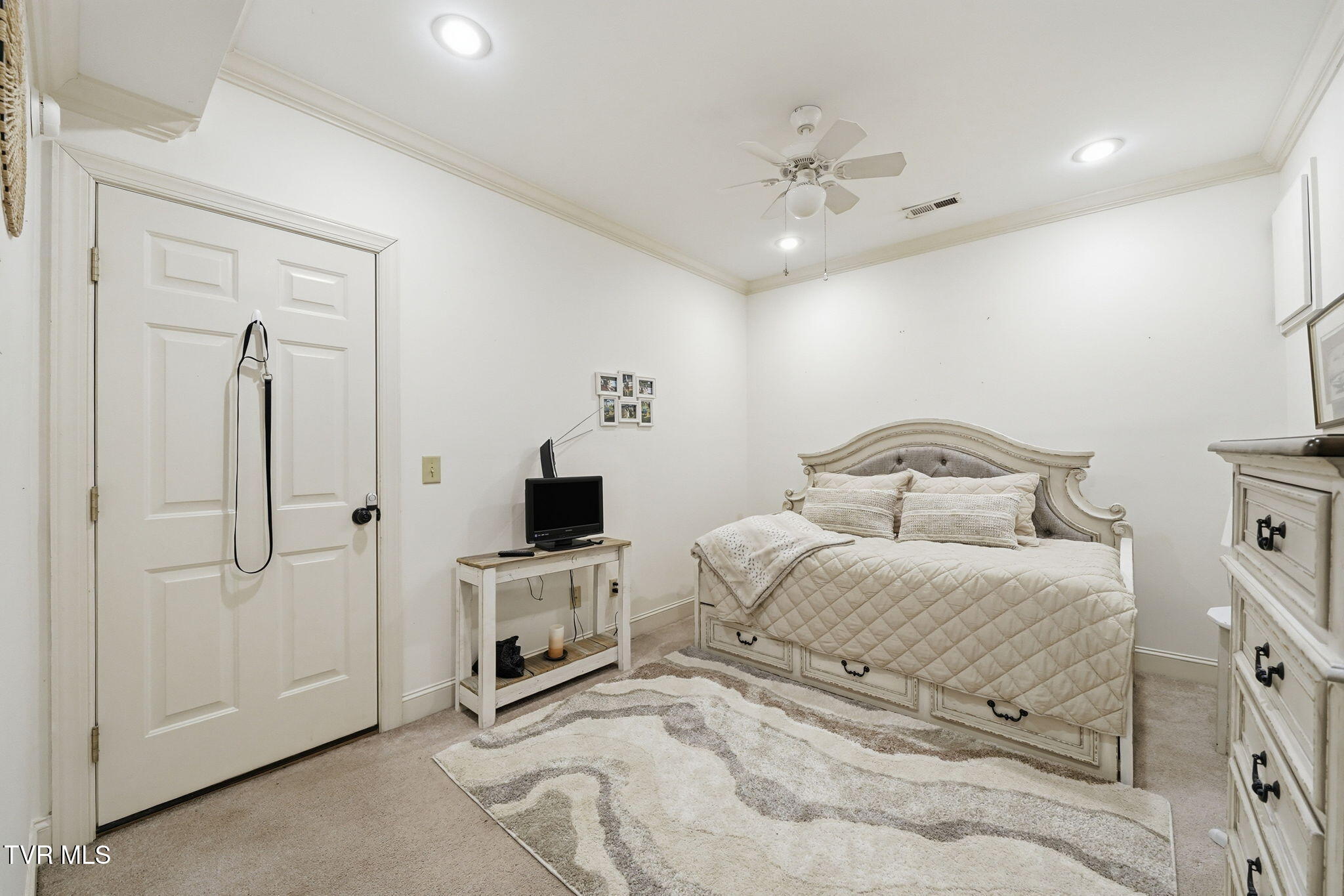 218 Cedar Creek Road, Unit 1 Johnson City, TN 37615 - Photo 12 of 20 3-web-or-mls-008_JH 20260214-131