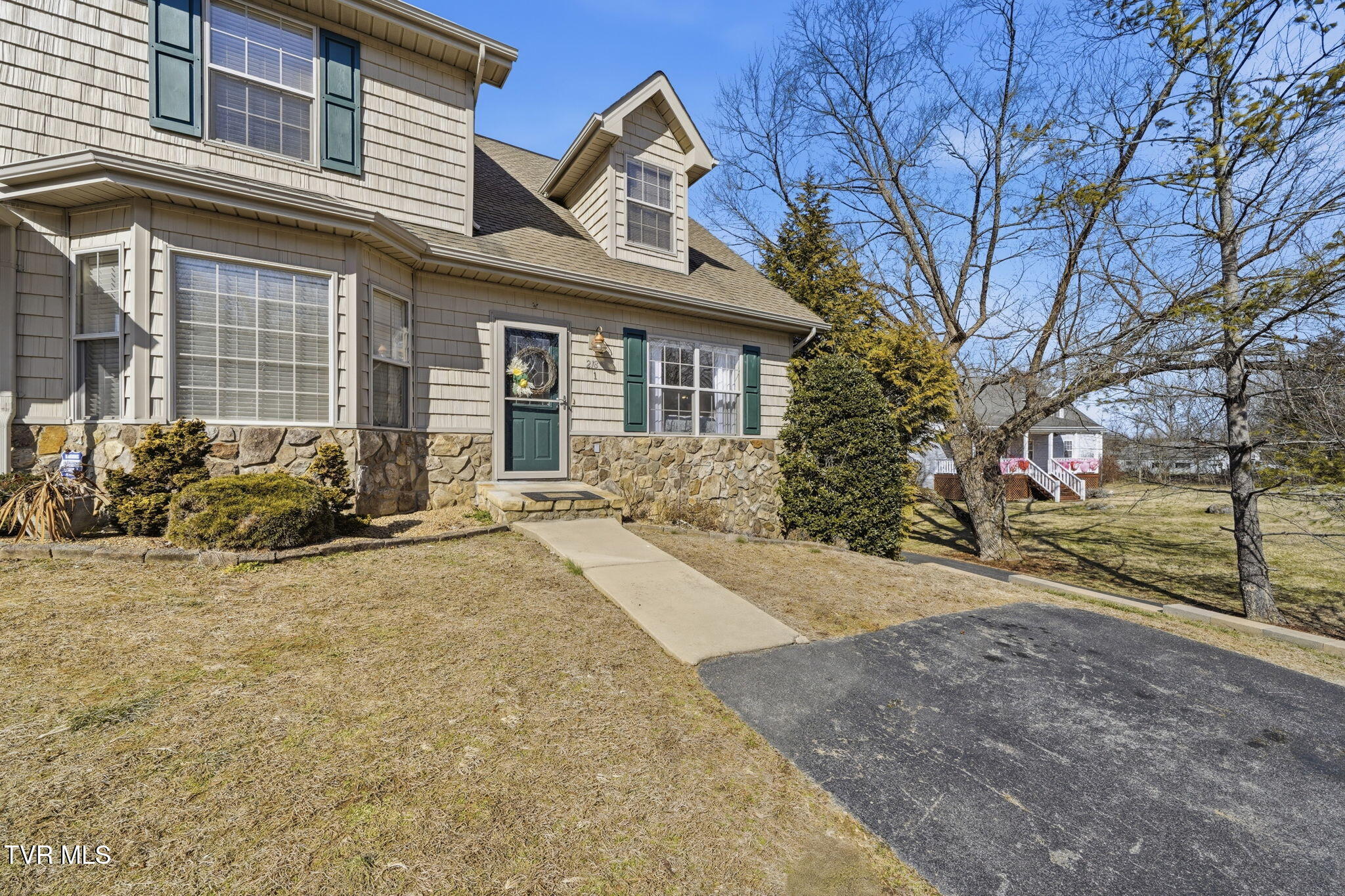 218 Cedar Creek Road, Unit 1 Johnson City, TN 37615 - Photo 18 of 20 12-web-or-mls-017_JH 20260214-181