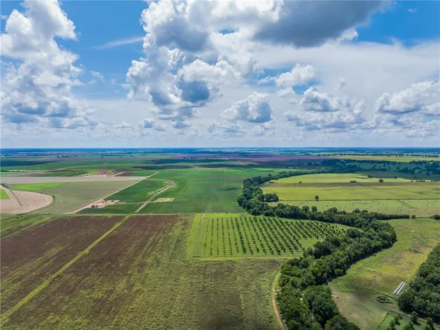 a view of a tennis court