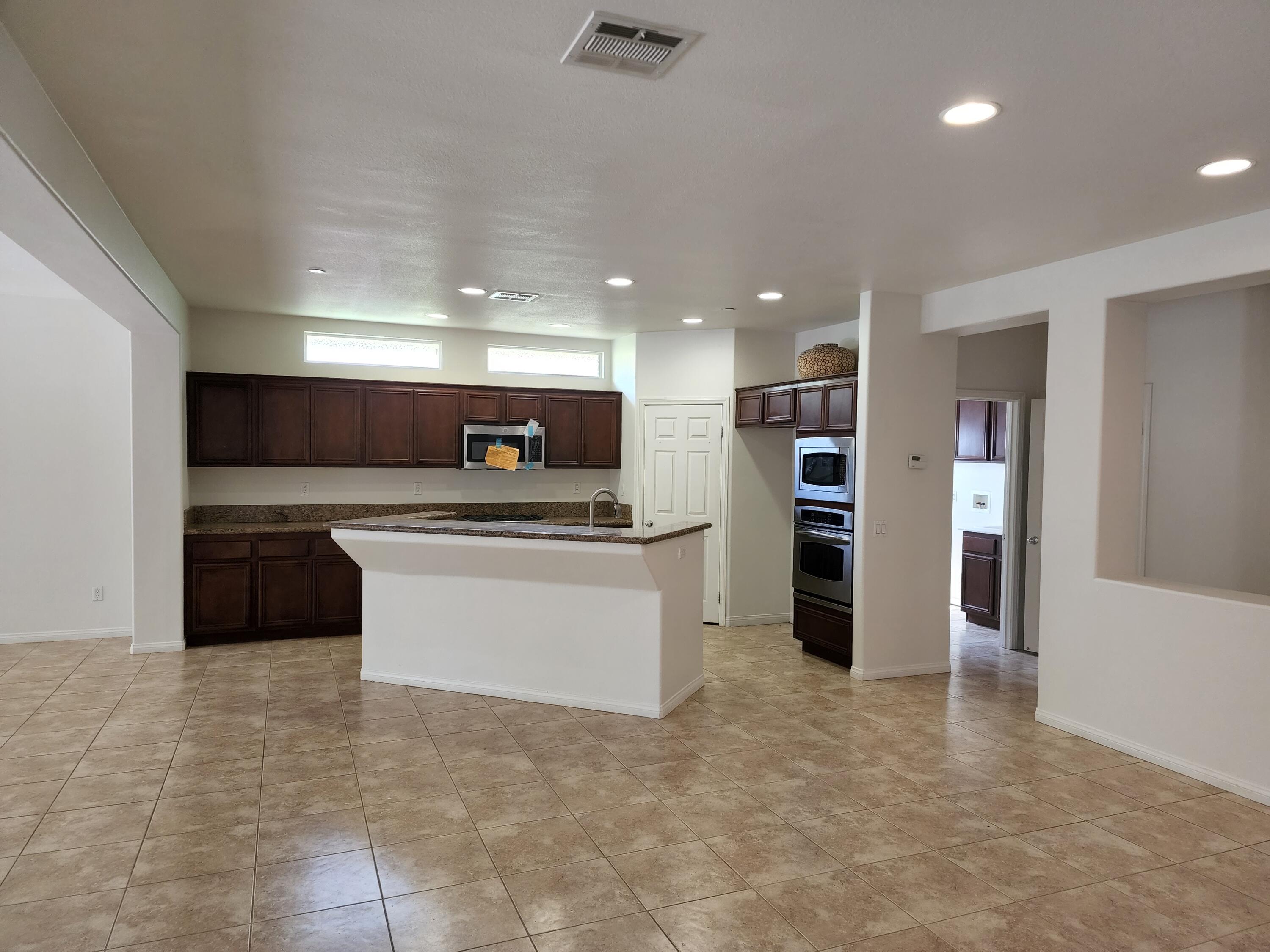 1141 Oro Ridge Palm Springs, CA 92262 - Photo 8 of 22 kitchen