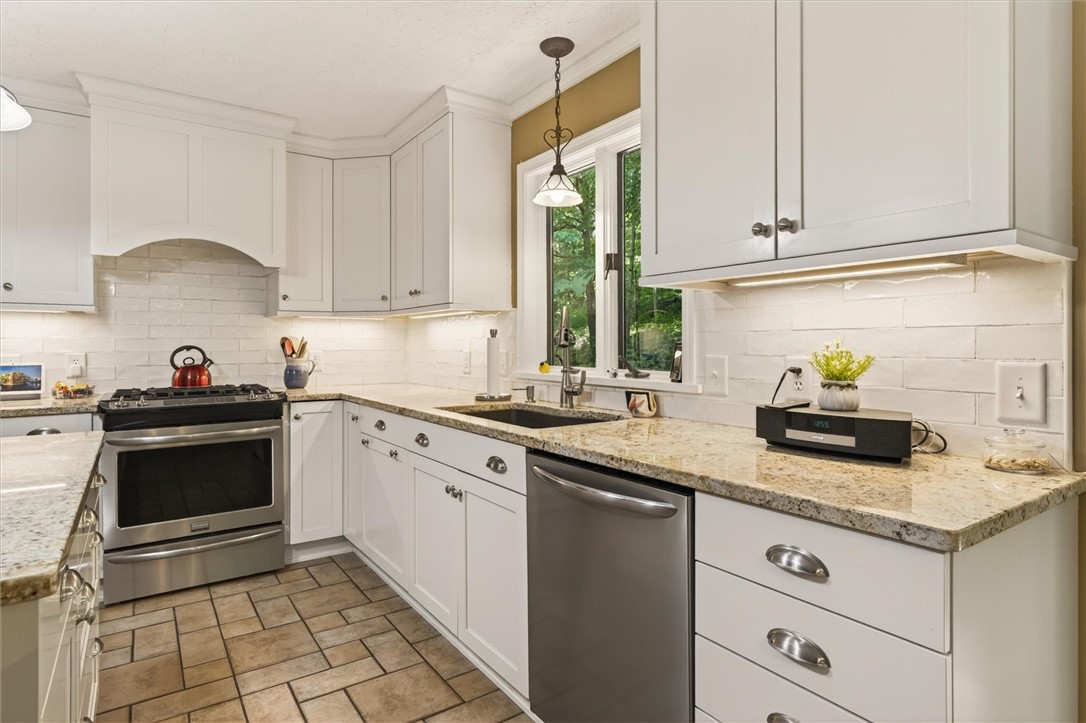 447 Howland Road Manchester, NY 14548 - Photo 22 of 50