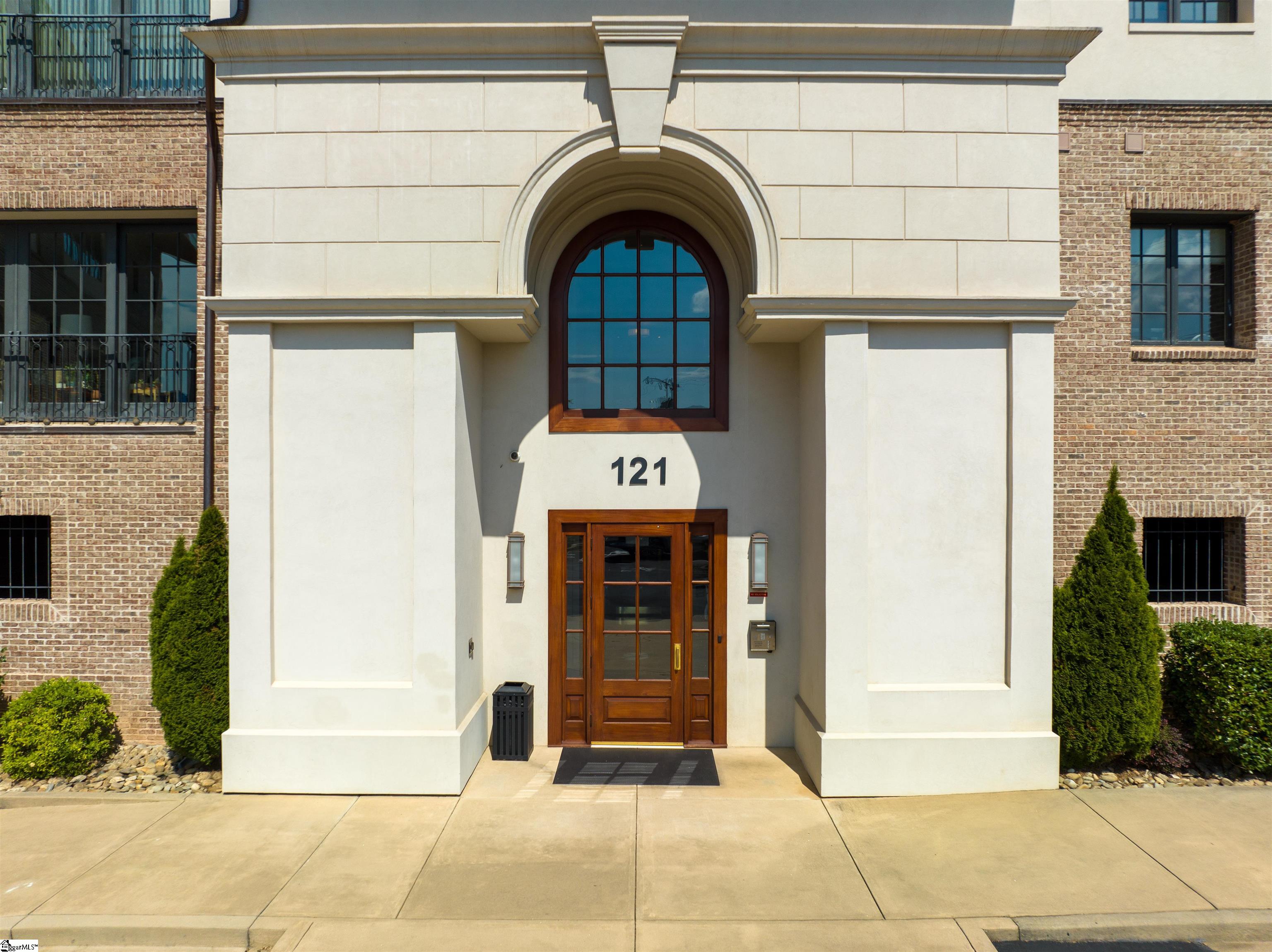 121 Rhett Street, Unit 207 Greenville, SC 29601 - Photo 4 of 23 Gallery Image 4