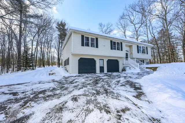 $550,000 | 40 Joanne Drive, Hooksett, NH 03106