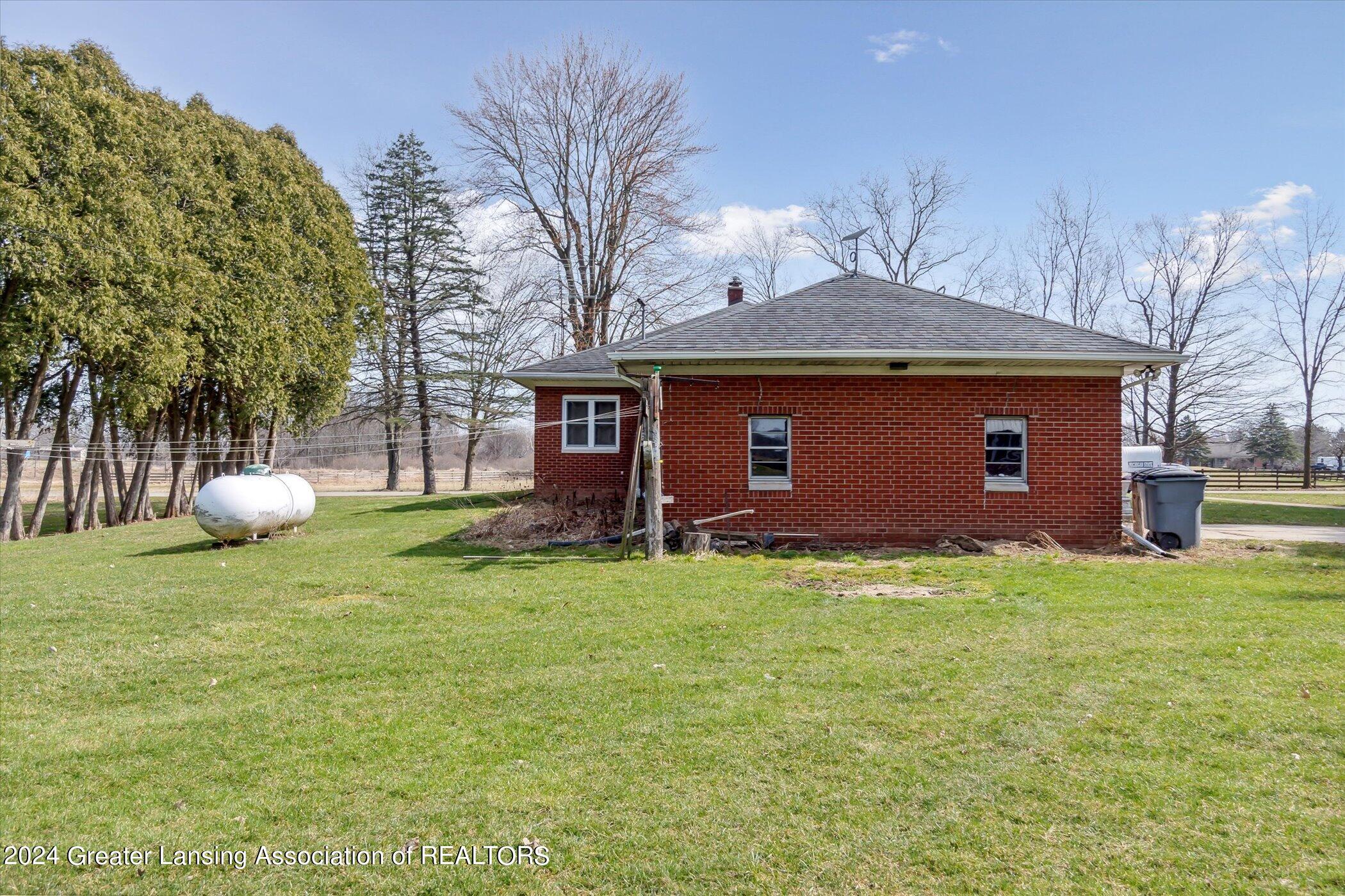 4320 Ridley Road Leslie, MI 49251 - Photo 30 of 39 30-4320-Ridley-Rd-Leslie-MI-49251-Window