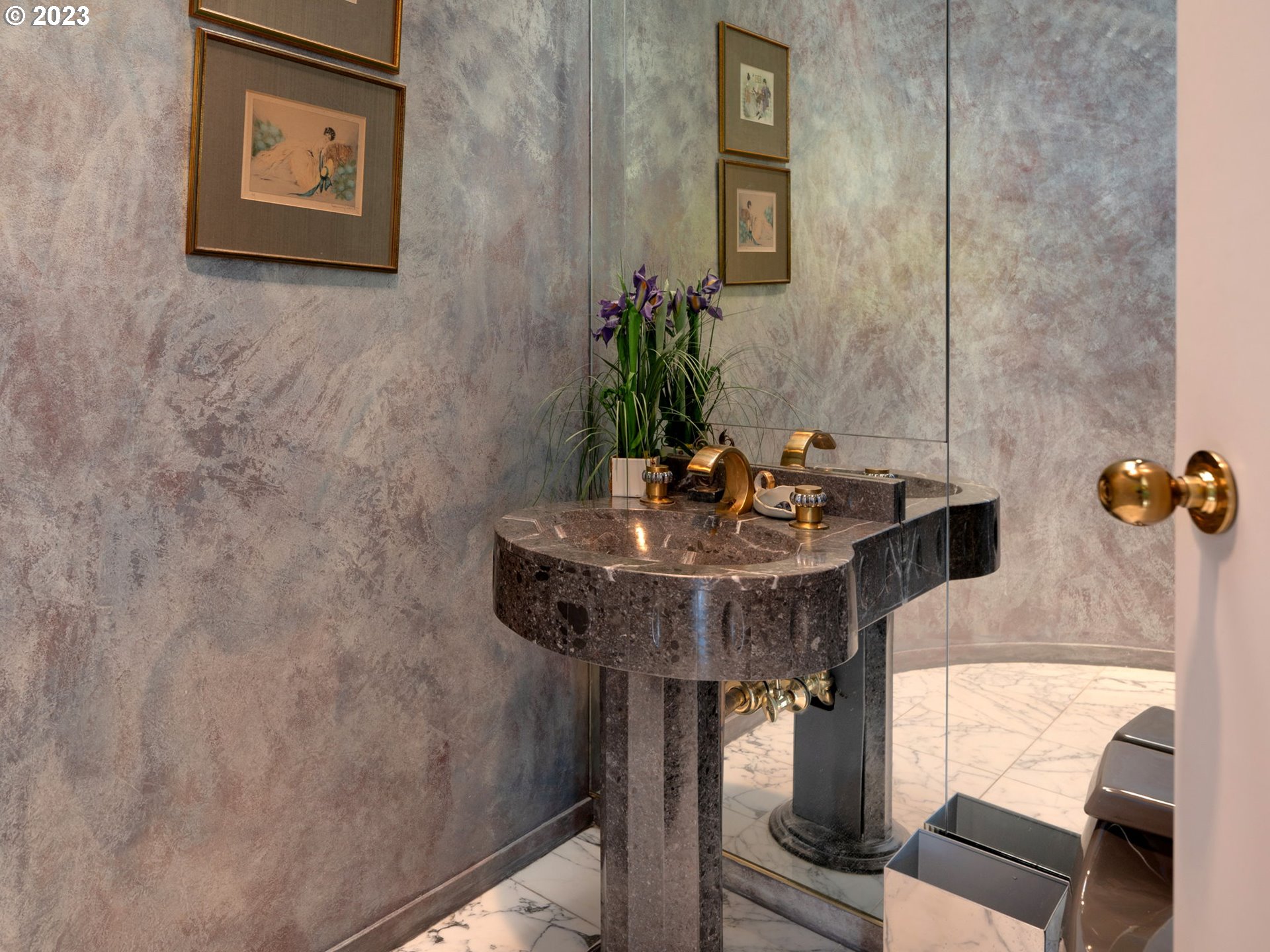 1405 Southwest Cardinell Drive Portland, OR 97201 - Photo 12 of 36 a bathroom with a sink and mirror