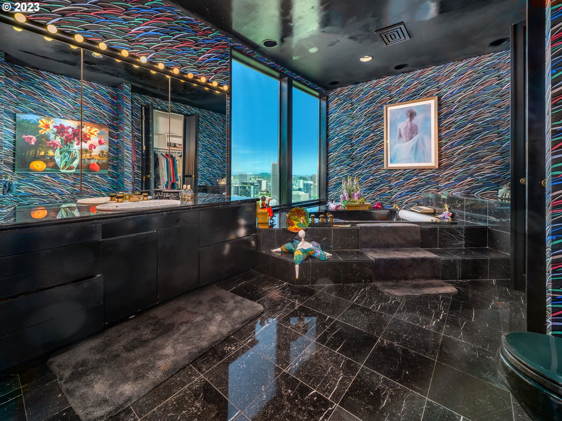 1405 Southwest Cardinell Drive Portland, OR 97201 - Photo 28 of 36 a room with musical instruments