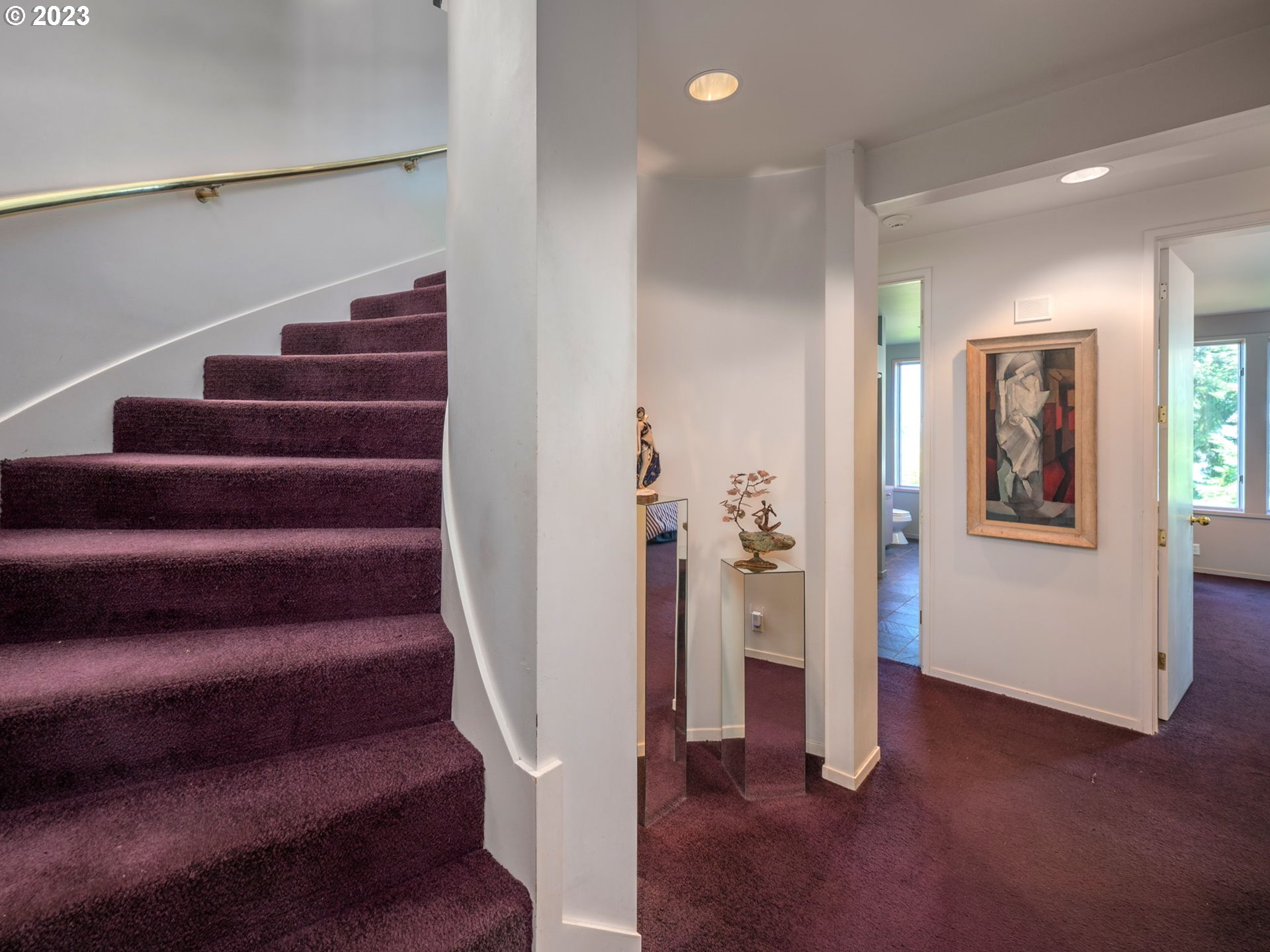1405 Southwest Cardinell Drive Portland, OR 97201 - Photo 31 of 36 a view of entryway and hall with wooden floor